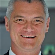 An experienced teacher with a passion for helping students who are studying English as an additional language